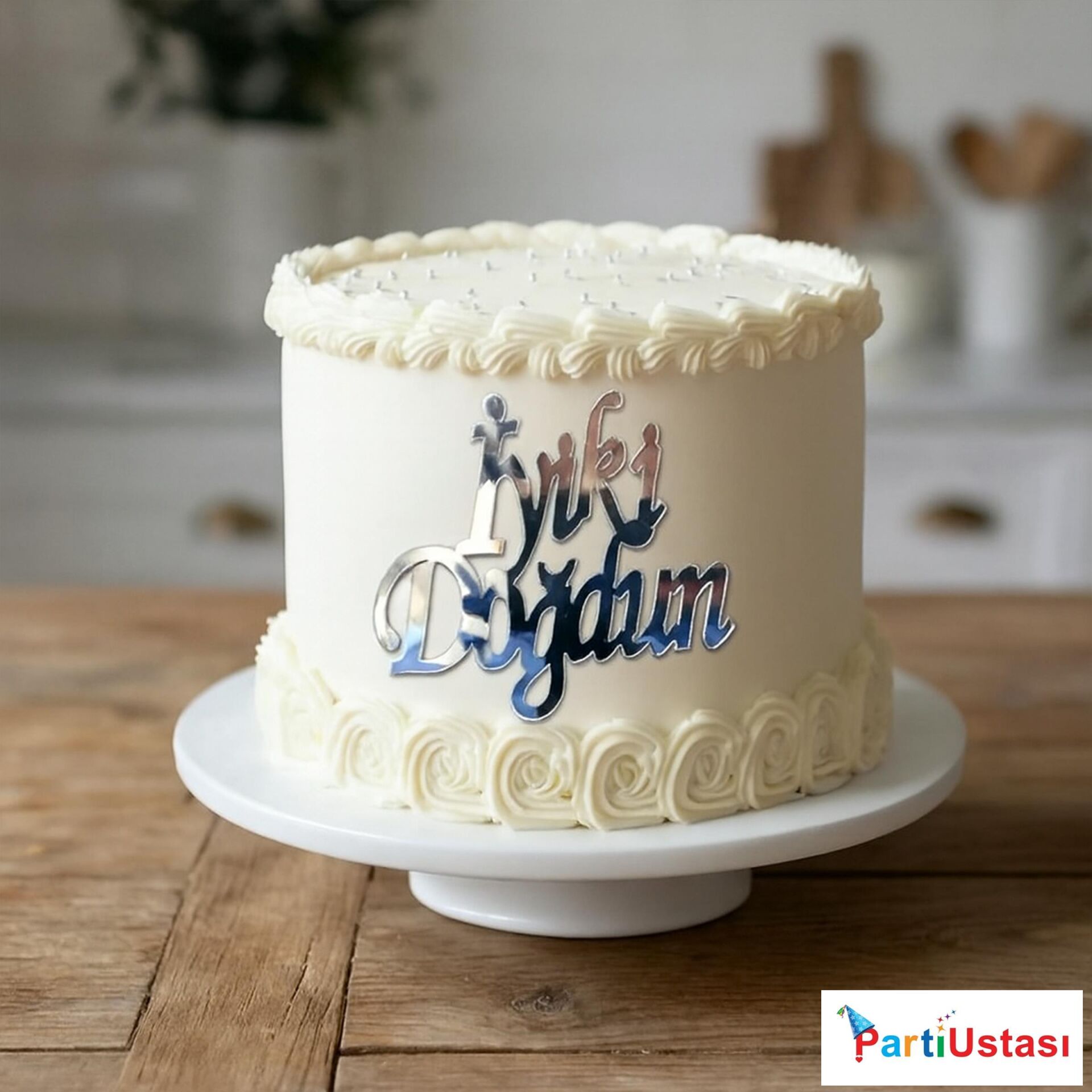 PASTA ÖNÜ YAZI PLEKSİ İYİKİ DOĞDUN GÜMÜŞ