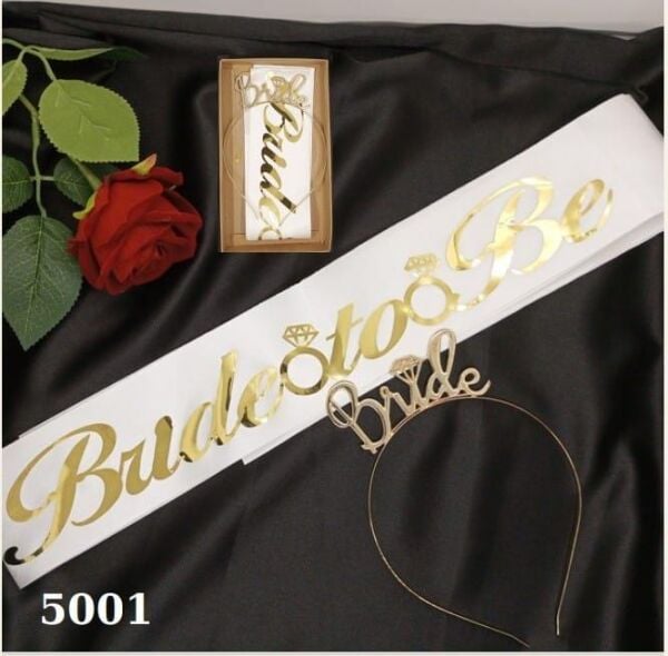 SET TAÇ METAL KUŞAK BİRİDE BEYAZ ZEMİN GOLD YAZILI