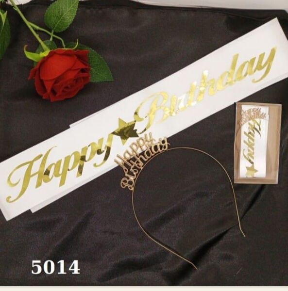 SET TAÇ METAL KUŞAK HAPPY BEYAZ ZEMİN ALTIN YAZILI