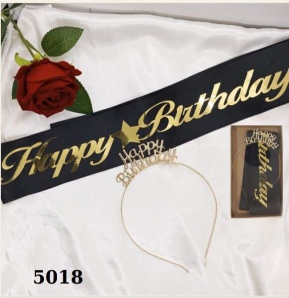 SET TAÇ METAL KUŞAK HAPPY SİYAH ZEMİN GOLD  YAZILI