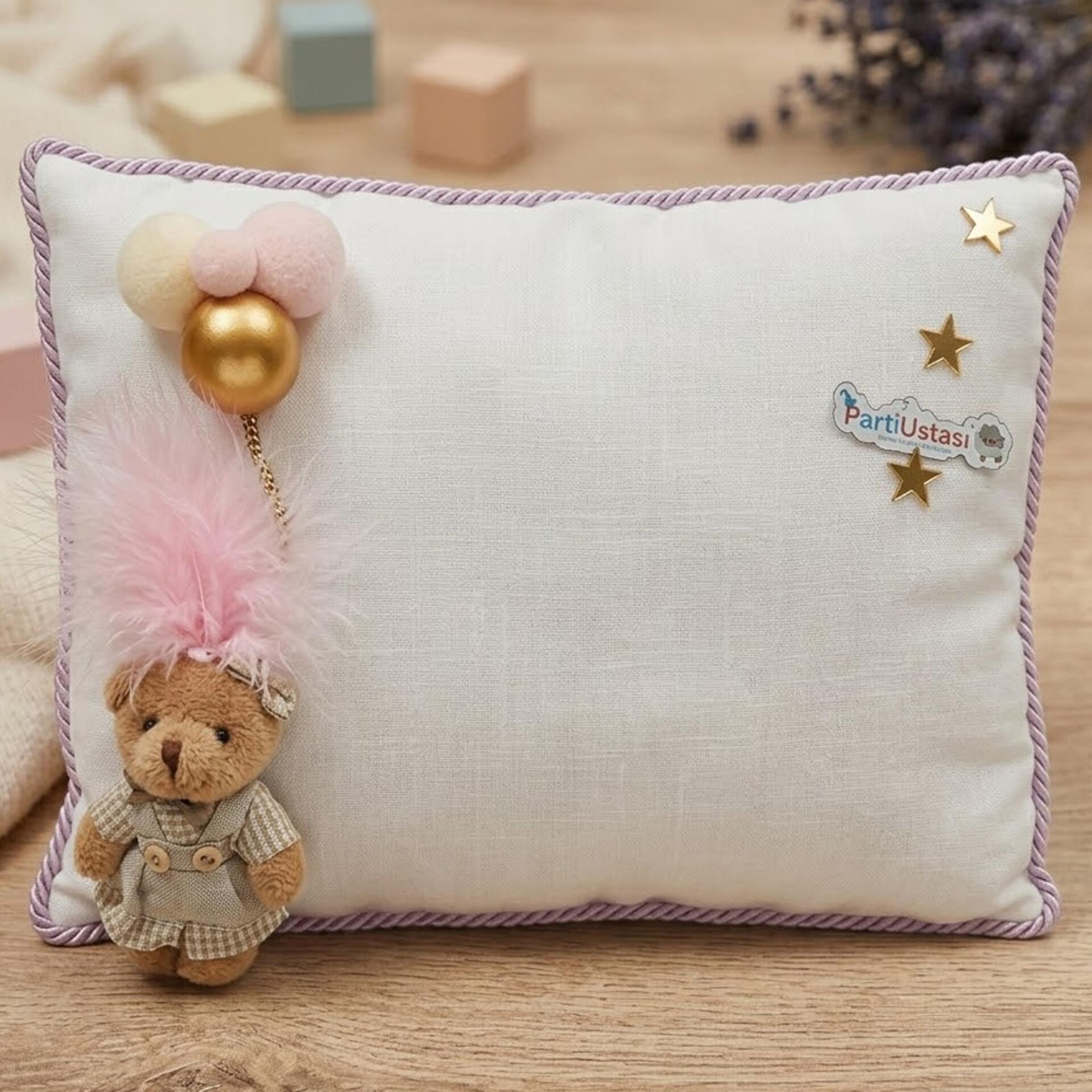 YASTIK TOPLU AYICIKLI BEYAZ / PEMBE